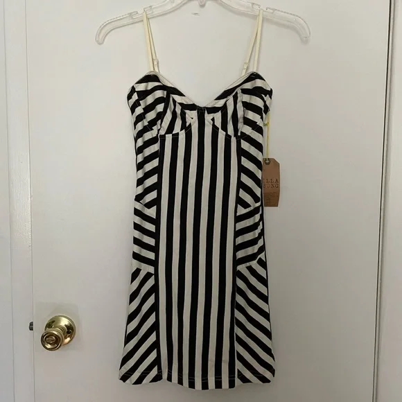 billabong black and white striped dress A-line Black Tulle Lace 3/4 Sleeves Prom Dresses SP730 main image 1